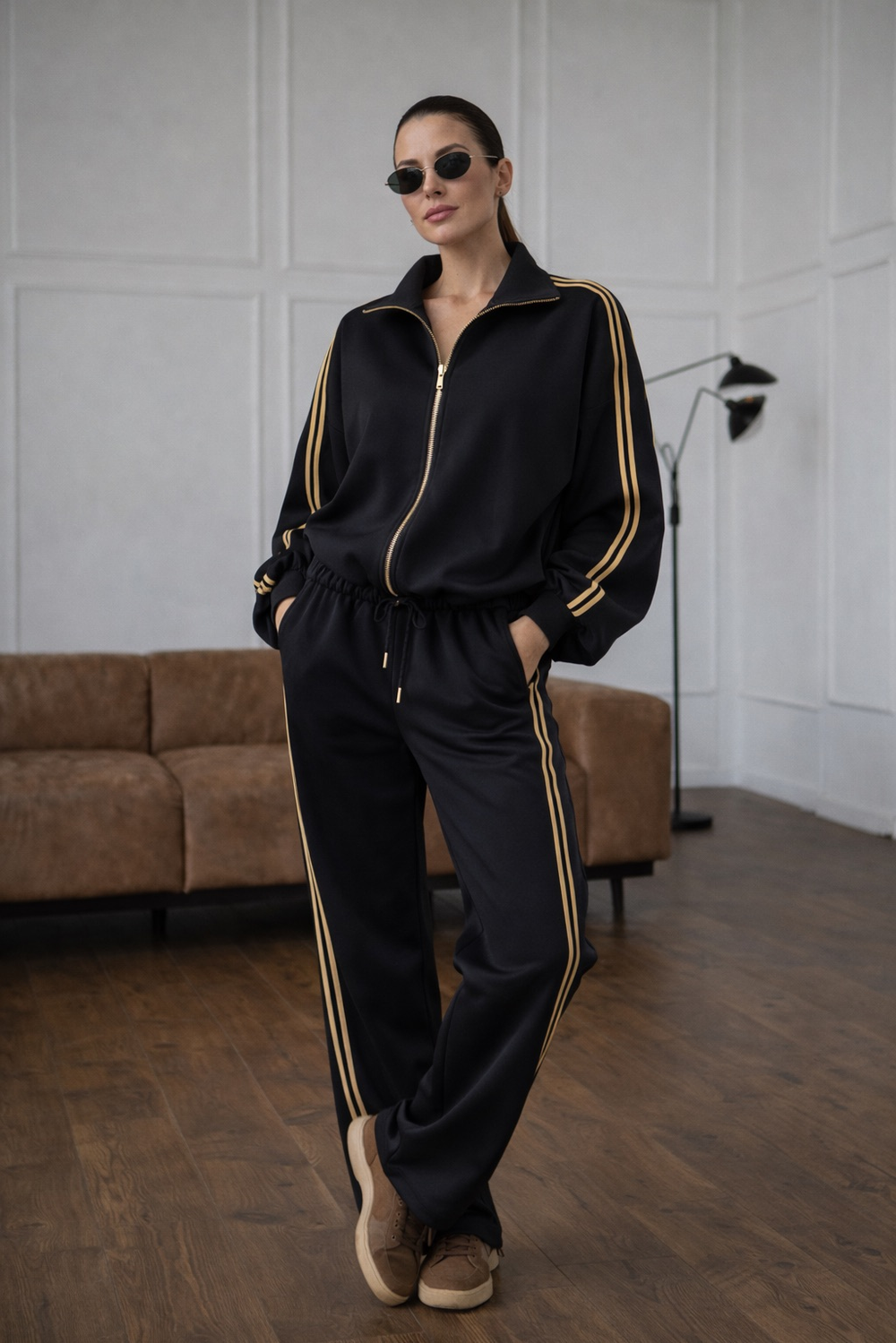 Свитшот спорт-шик в черном