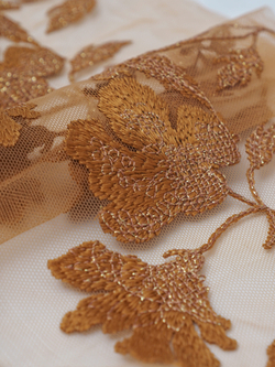 Вышивка на сетке охра с золотым люрексом ширина 16,5 см (2 стороны)