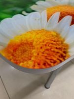 Стол разд Стеклянный подстолье прямое хром Царг.пояс белый Ст-ца ромашки (белая) ф/п