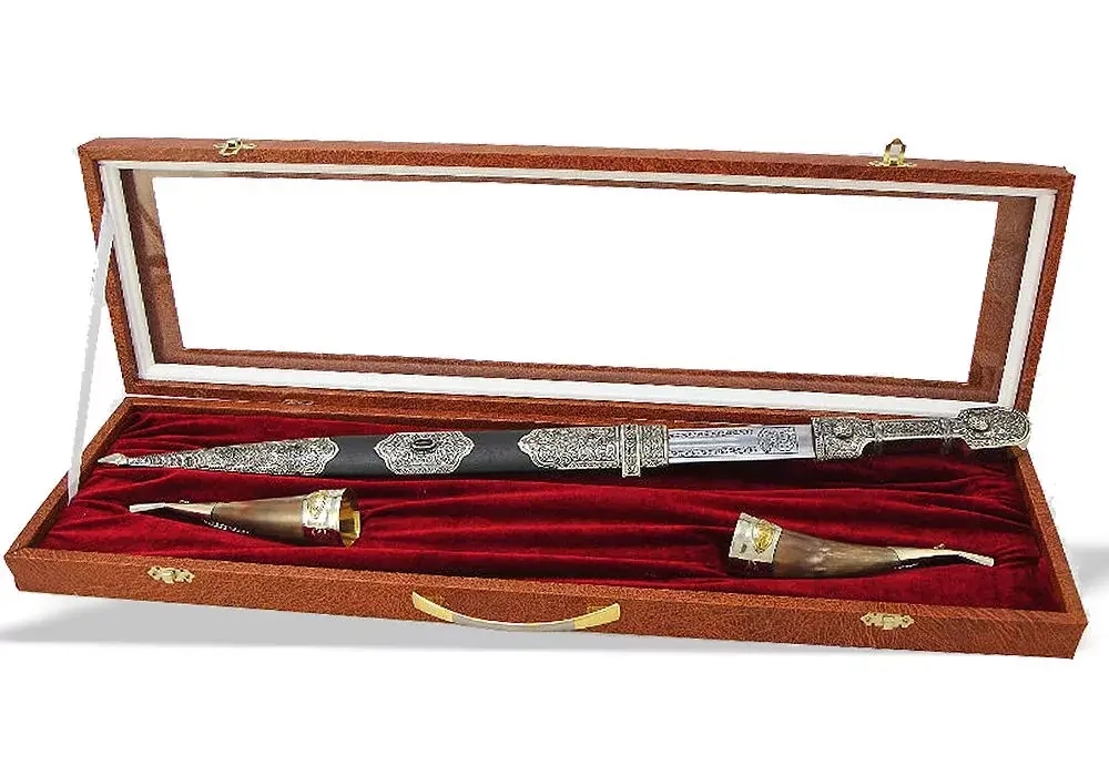 Набор подарочный "Джигит №1" (Кинжал кавказский, 2 рога для вина)