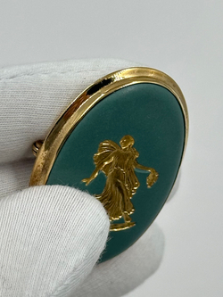 Брошь Wedgwood зелёная