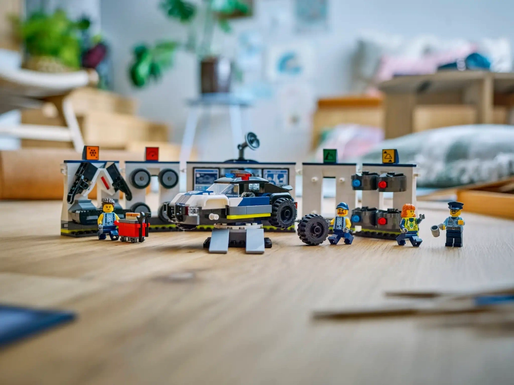 Конструктор LEGO City 60457 Изготовленный на заказ гараж для полицейской машины