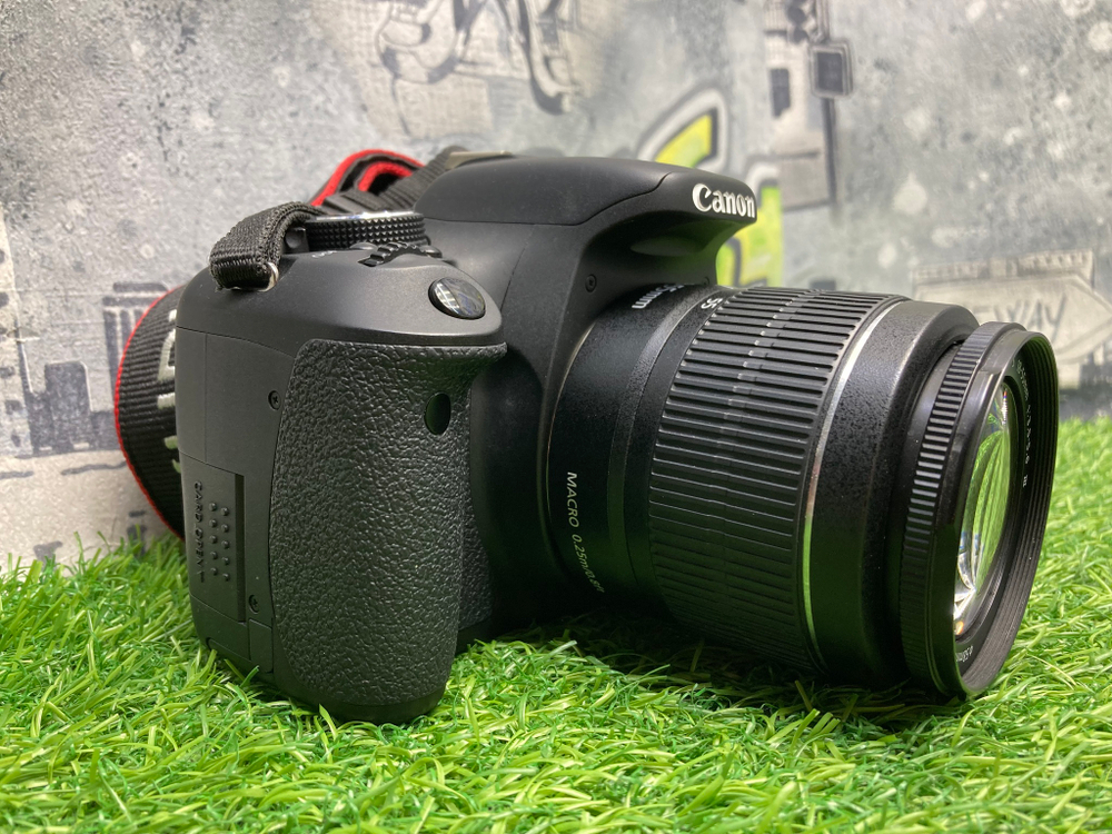 Canon 600D Kit 18-55mm 3.5-5.6 III 6.700 кадров