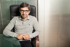 Леонид Довладбегян (Perekrestok.ru): о eGrocery, аптечных API и бутилированной воде