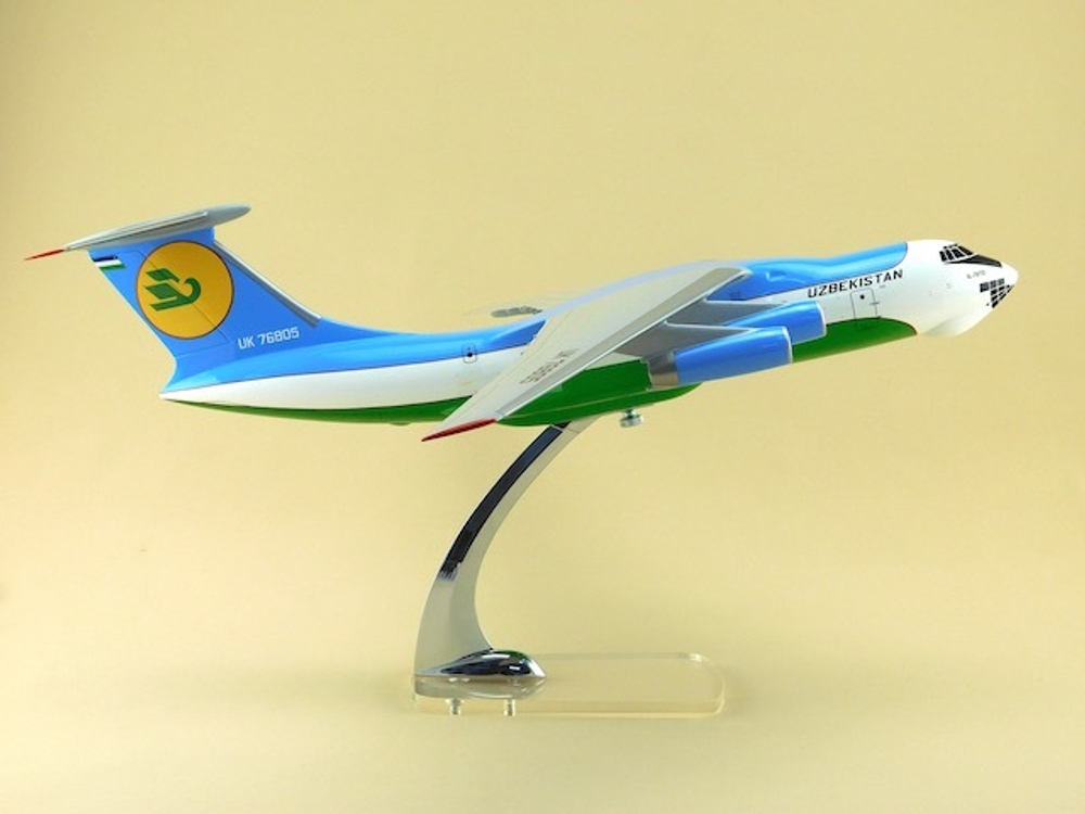 Модель самолета Ил-76ТД (М1:100, Узбекистан)