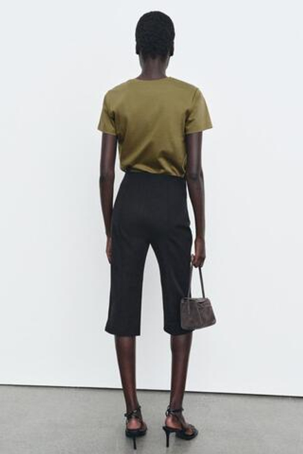 ZARA ФУТБОЛКА INTERLOCK С V-ОБРАЗНЫМ ВЫРЕЗОМ, ХАКИ