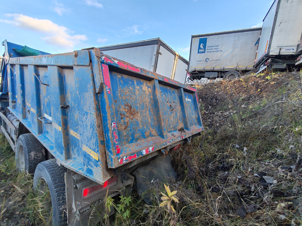 КамАЗ 65115 6x4 Самосвал 65115-606058-48 (Дизельный, 6,7 л, 292 л.с., МТ)