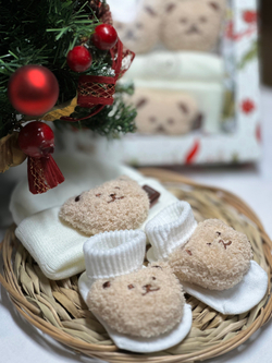 Набор Три Медведя( шапочка+ пинетки)