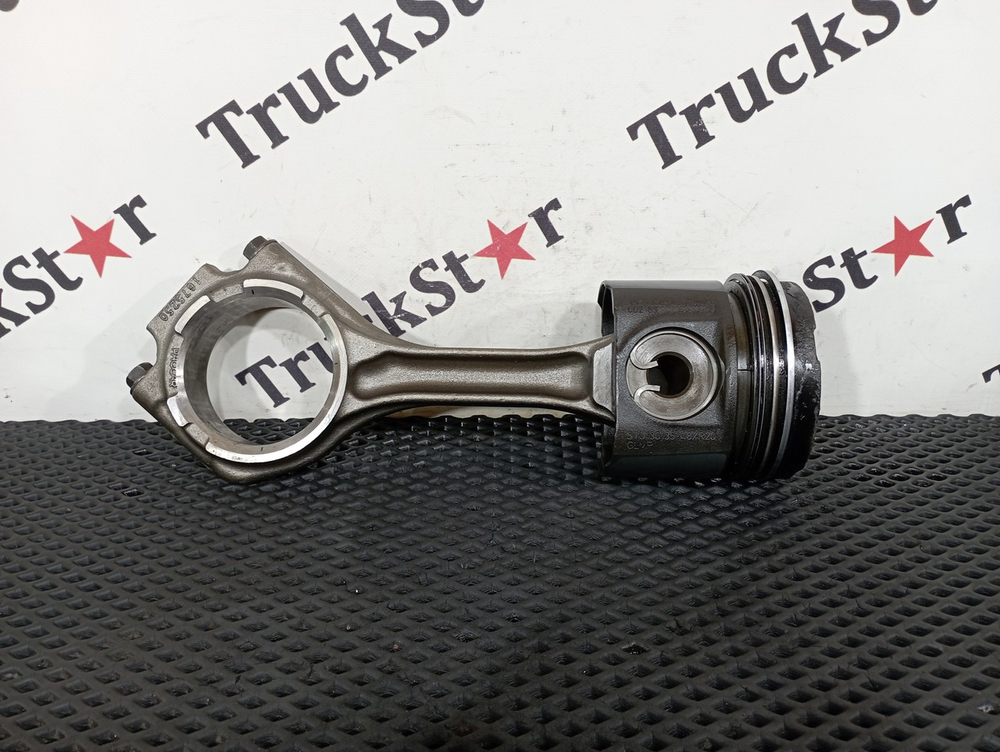 Поршень с шатуном