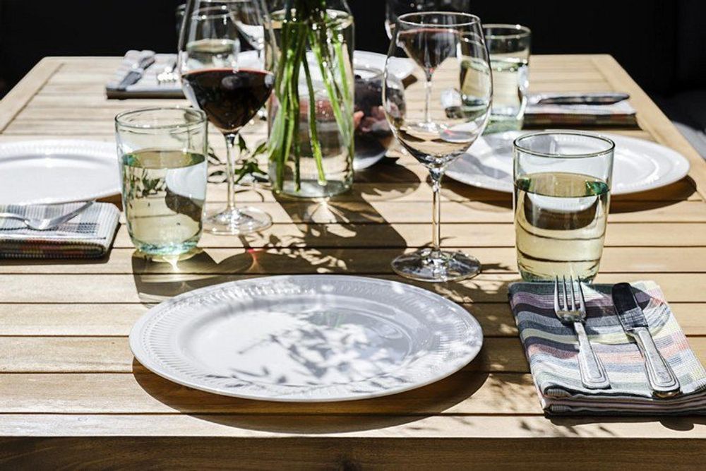 BOOKA, лаунж зона с обеденным столом