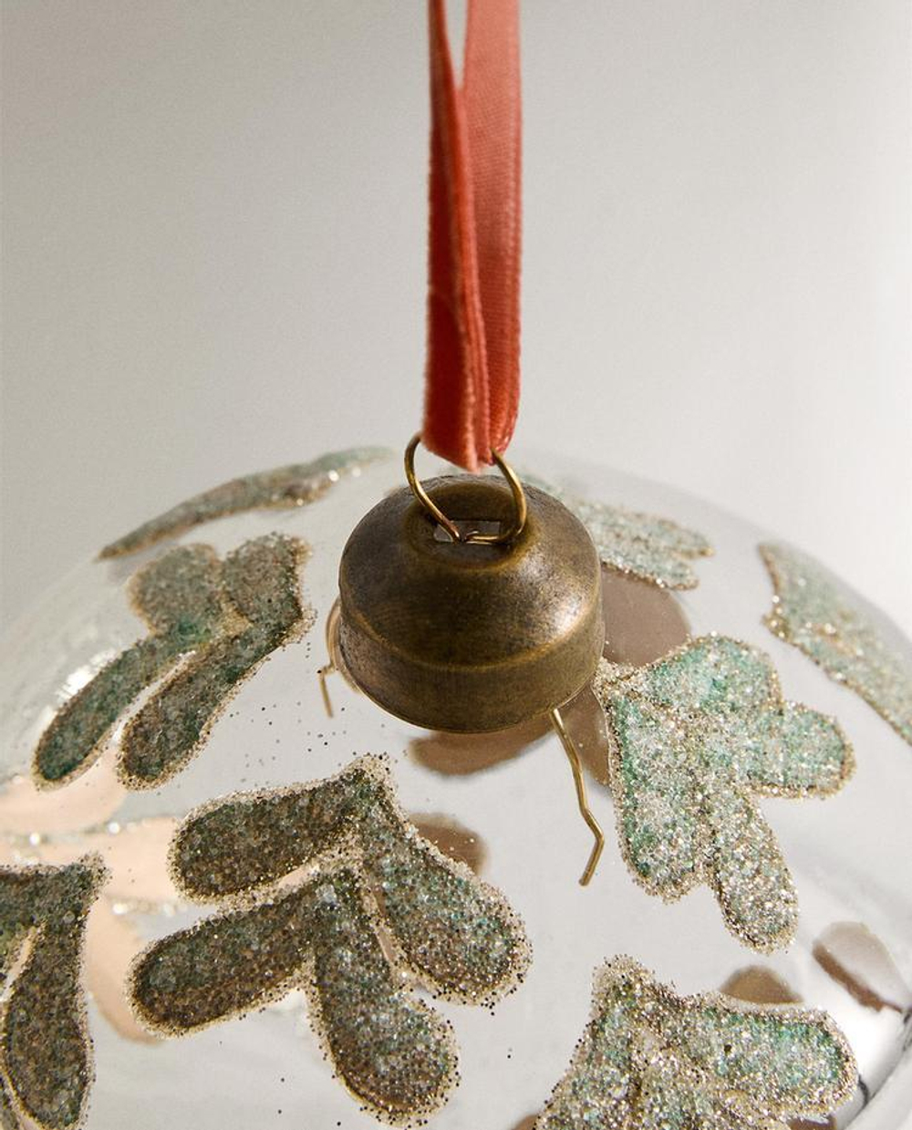 ZARA HOME БЛЕСТЯЩЕЕ ЕЛОЧНОЕ УКРАШЕНИЕ «ЮЛА», ЗЕЛЕНЫЙ