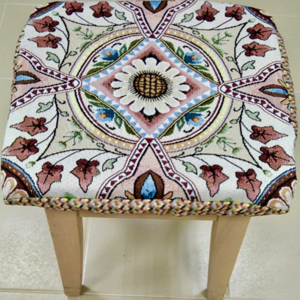 Чехол гобеленовый для табурета "ДВ.", дизайн: 173, размер 32*32см, Россия.