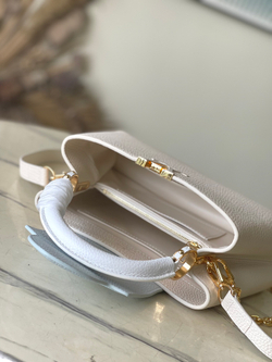 Louis Vuitton Capucines BB