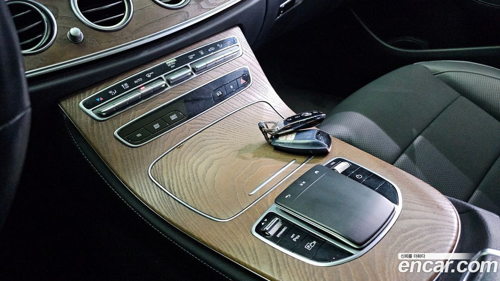 Mercedes-Benz E-Class W213 E300e 4MATIC Exclusive (05.2021)