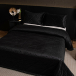 Велюровое покрывало в клетку и две наволочки OVL047