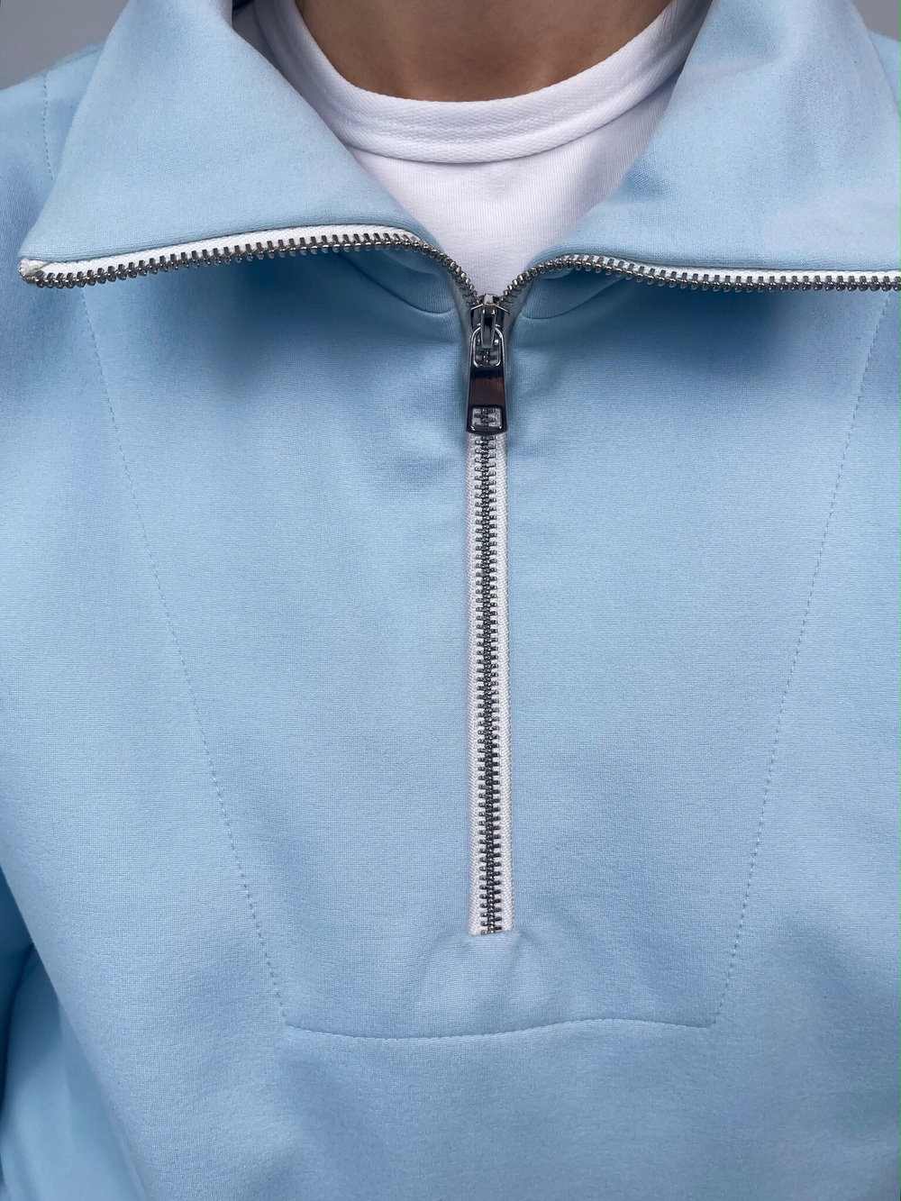 Костюм с поло голубой 4