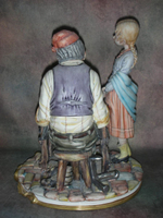 Статуэтка. Фарфор. У Сапожника. Capodimonte. Италия