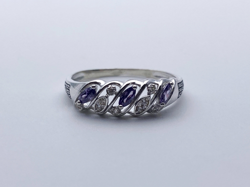 Кольцо из серебра//С камнями