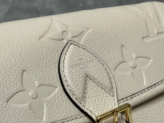 Сэтчел Louis Vuitton Diane кремовый