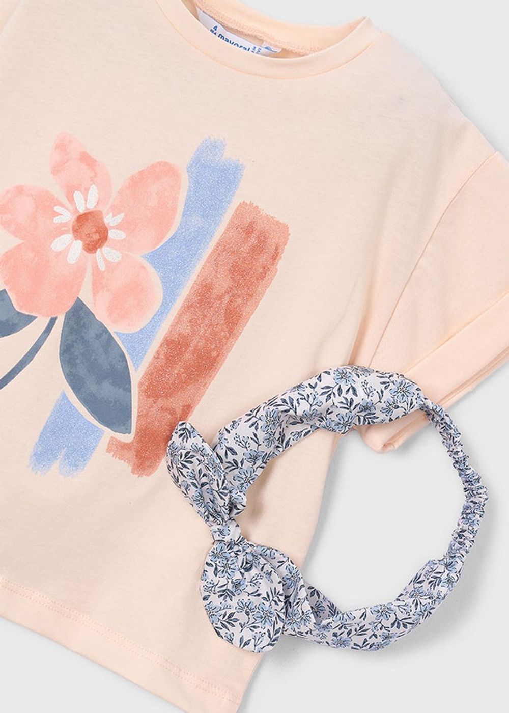 футболка с повязкой на голову