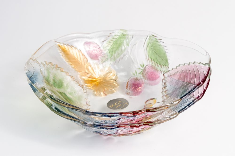 Парные мороженицы, украшенные цветами и ягодами в гутной технике