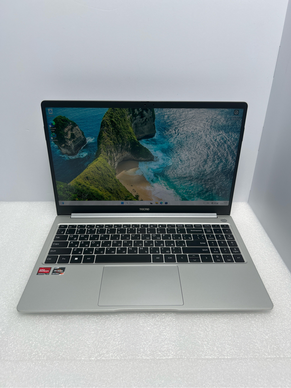 Ноутбук Tecno Megabook T1DA 15.6"/AMD Ryzen 7 5800U/RAM 16ГБ/SSD 512GB/AMD Radeon Graphics/1920*1080/IPS/DOS/Подсветка кл-ры: LED/серебристый. Состояние: Уценка/царапина на матрице