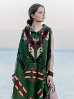 Пончо женское шерстяное с орнаментом