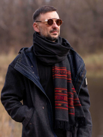 Шерстяной палантин с вышивкой