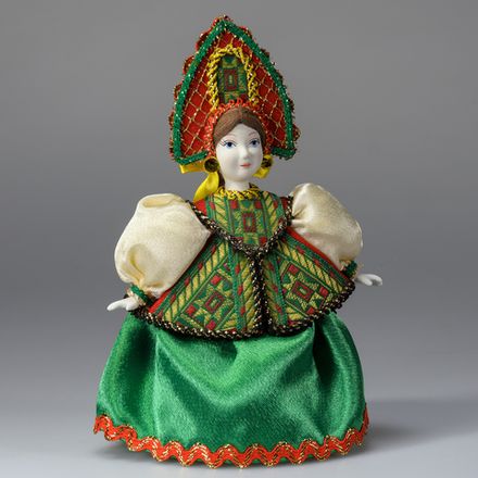 Сувенирная кукла в душегрее