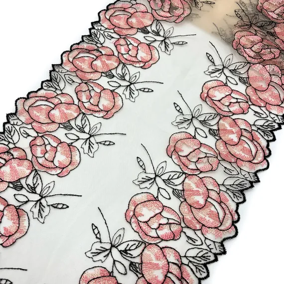 Вышивка на сетке телесная/розы 26 см