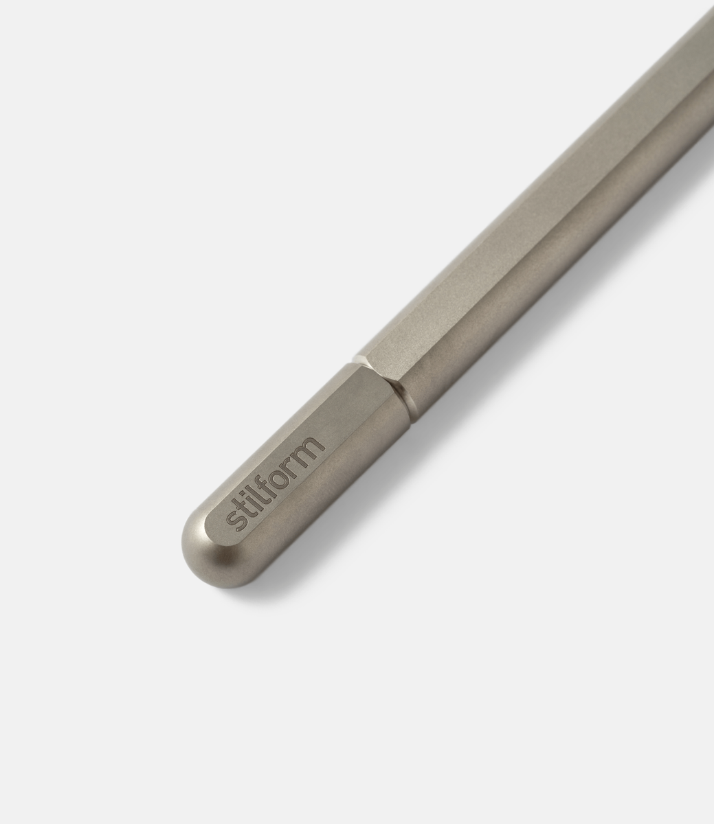 Stilform Arc Gel Pen Titanium — гелевая ручка из титана