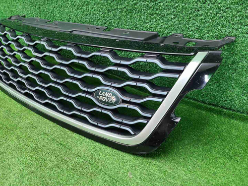 Решетка радиатора Range Rover Velar (2017-2023)