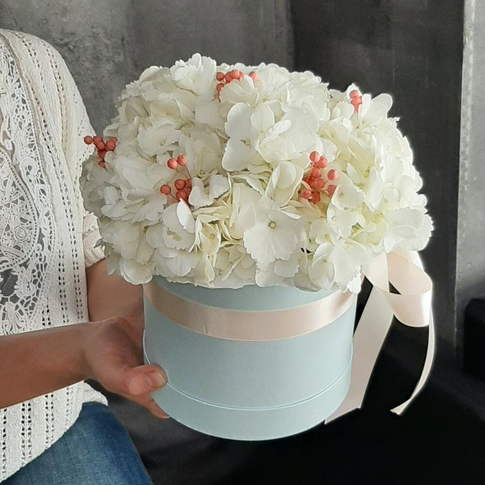 Букет с гортензиями «Ванила пич»