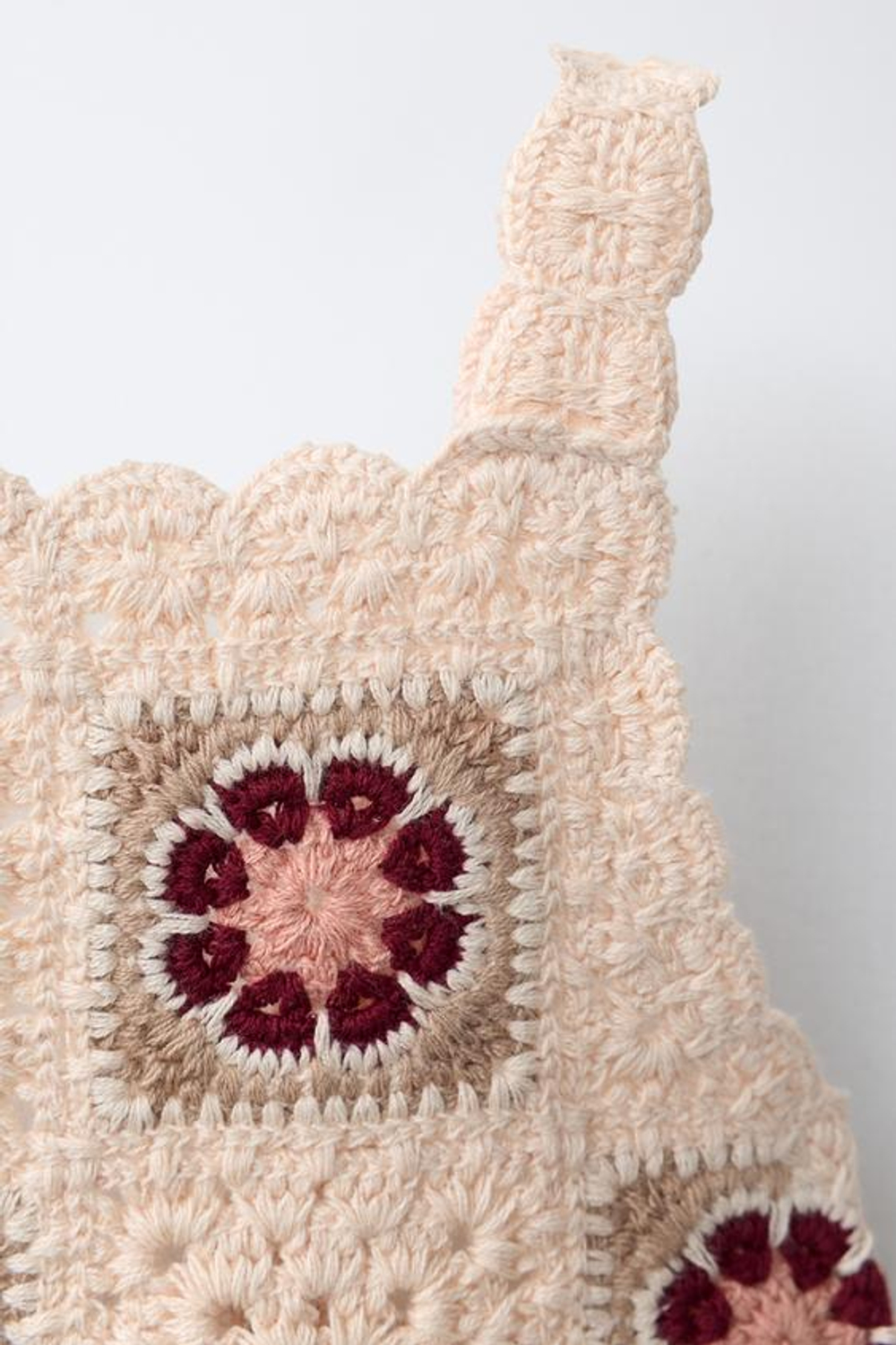 ZARA КОМБИНЕЗОН ИЗ КРУЖЕВА КРОШЕ С ЦВЕТОЧНЫМИ ДЕТАЛЯМИ, СВЕТЛО-БЕЖЕВЫЙ