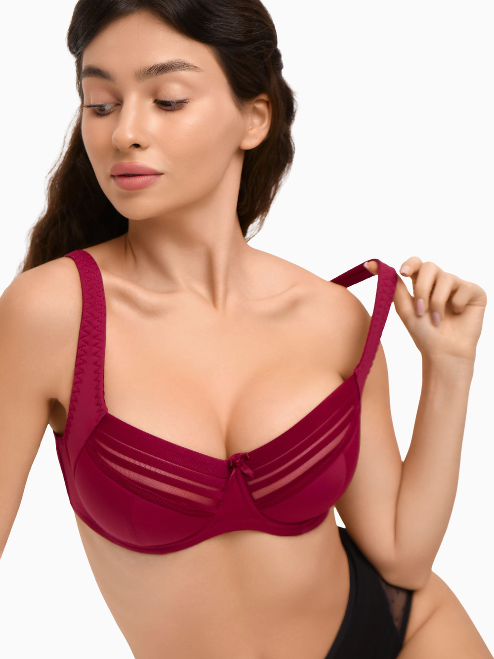 Бюстгальтер OIRO с чашками на спонже и на косточках Lily