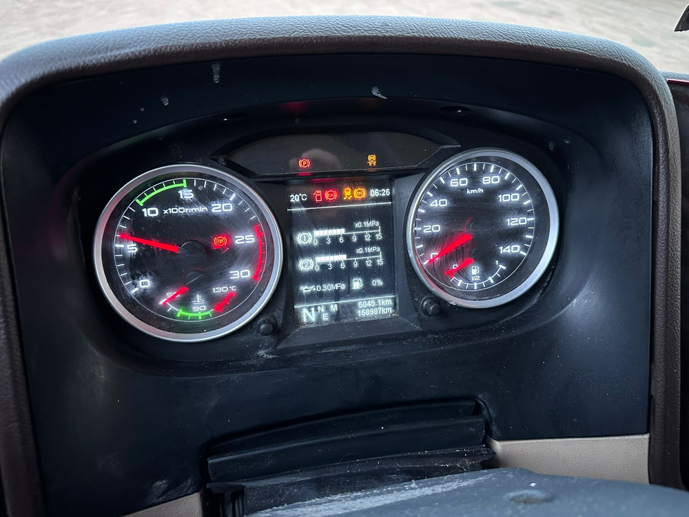 FAW JH6 4x2 Седельный тягач CA4180P25K15E5A80 (Дизельный, 11,6 л, 453 л.с., АТ)