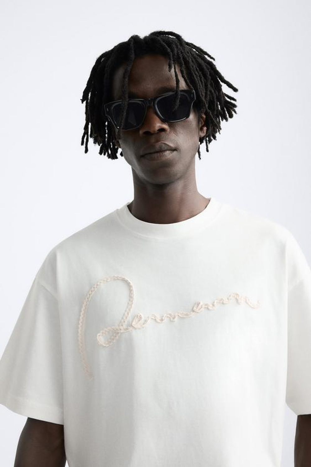 ZARA ФУТБОЛКА С ВЫШИВКОЙ, БЕЛЫЙ