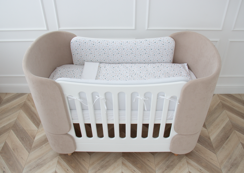 Постельное бельё в детскую кроватку «Цветочки веточки» (сатин)