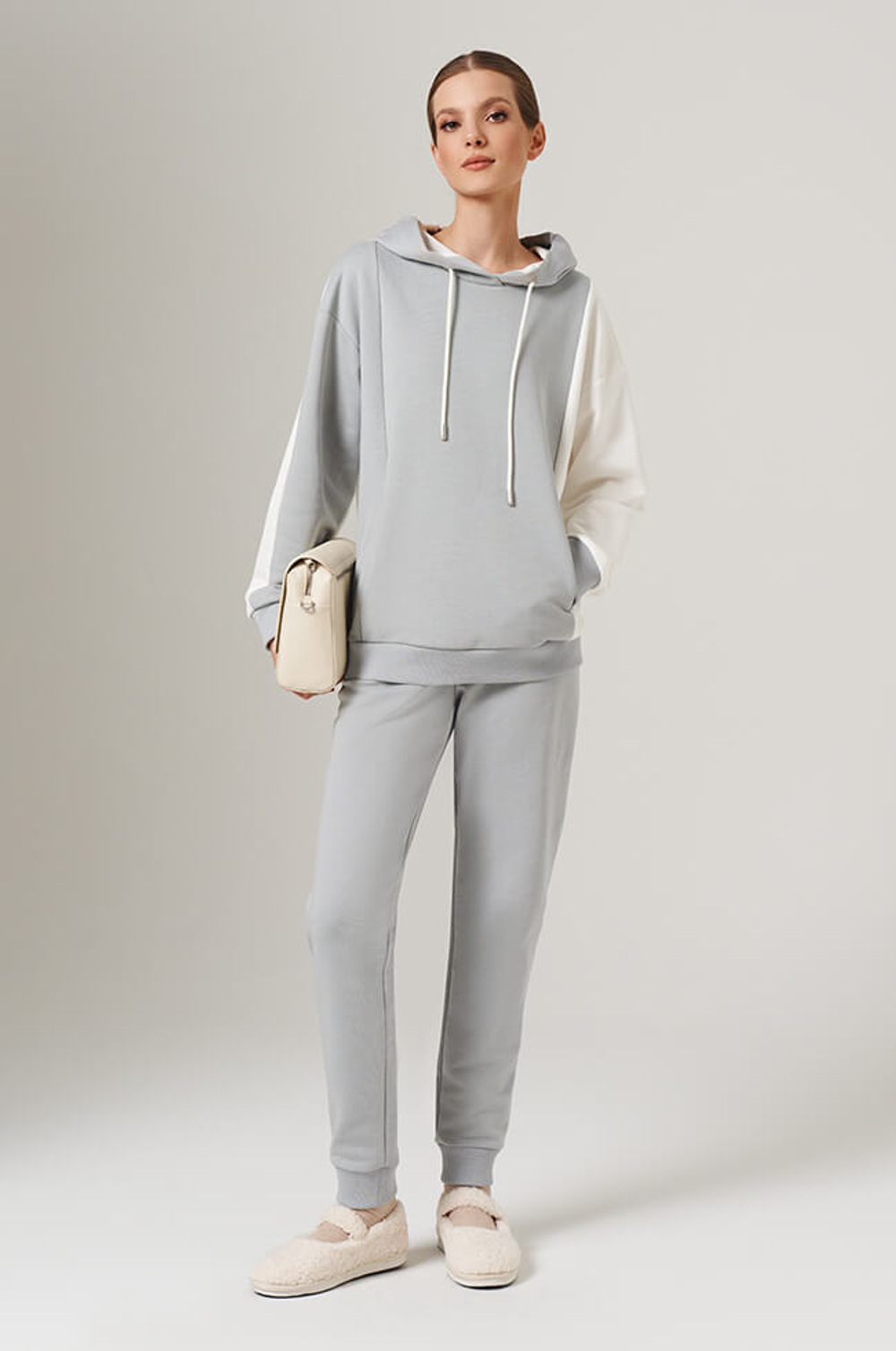 23151 Худи женский (серый / молочный)