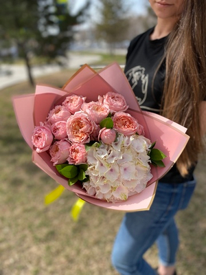 Букет цветов Гортензии и Джульетта