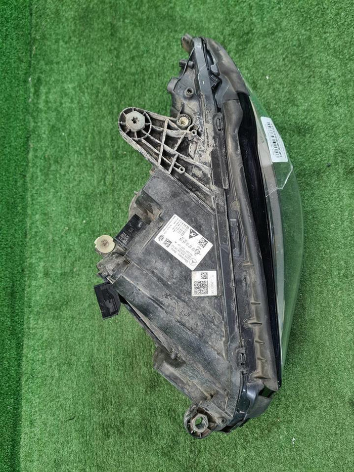 Фара левая Mercedes C w205 (2018-2023) LED