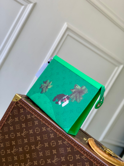 Louis Vuitton Pochette Voyage MM