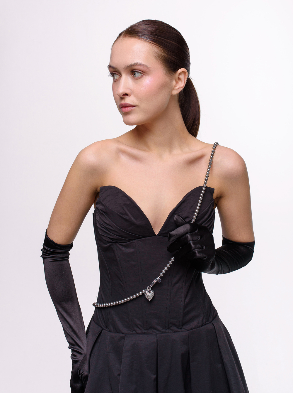 Колье "Long Dark Grey Heart" Silver