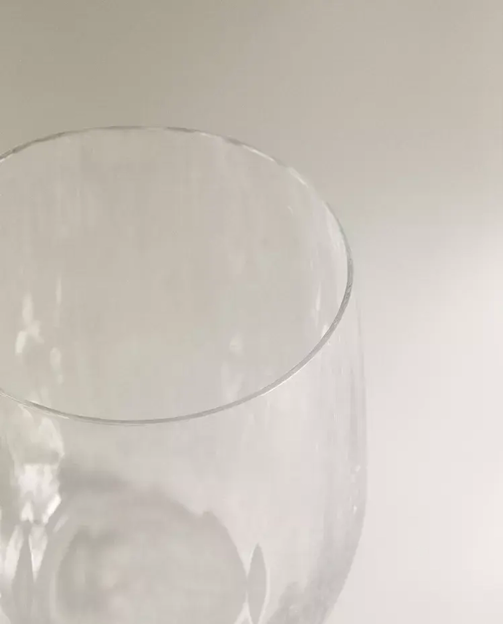 ZARA HOME СТАКАН ИЗ СТЕКЛА BOHEMIA CRYSTAL С УЗОРОМ В ВИДЕ ЛИНИЙ, ПРОЗРАЧНЫЙ
