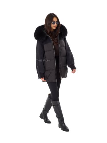 Удлиненный комбинированный пуховик черного цвета