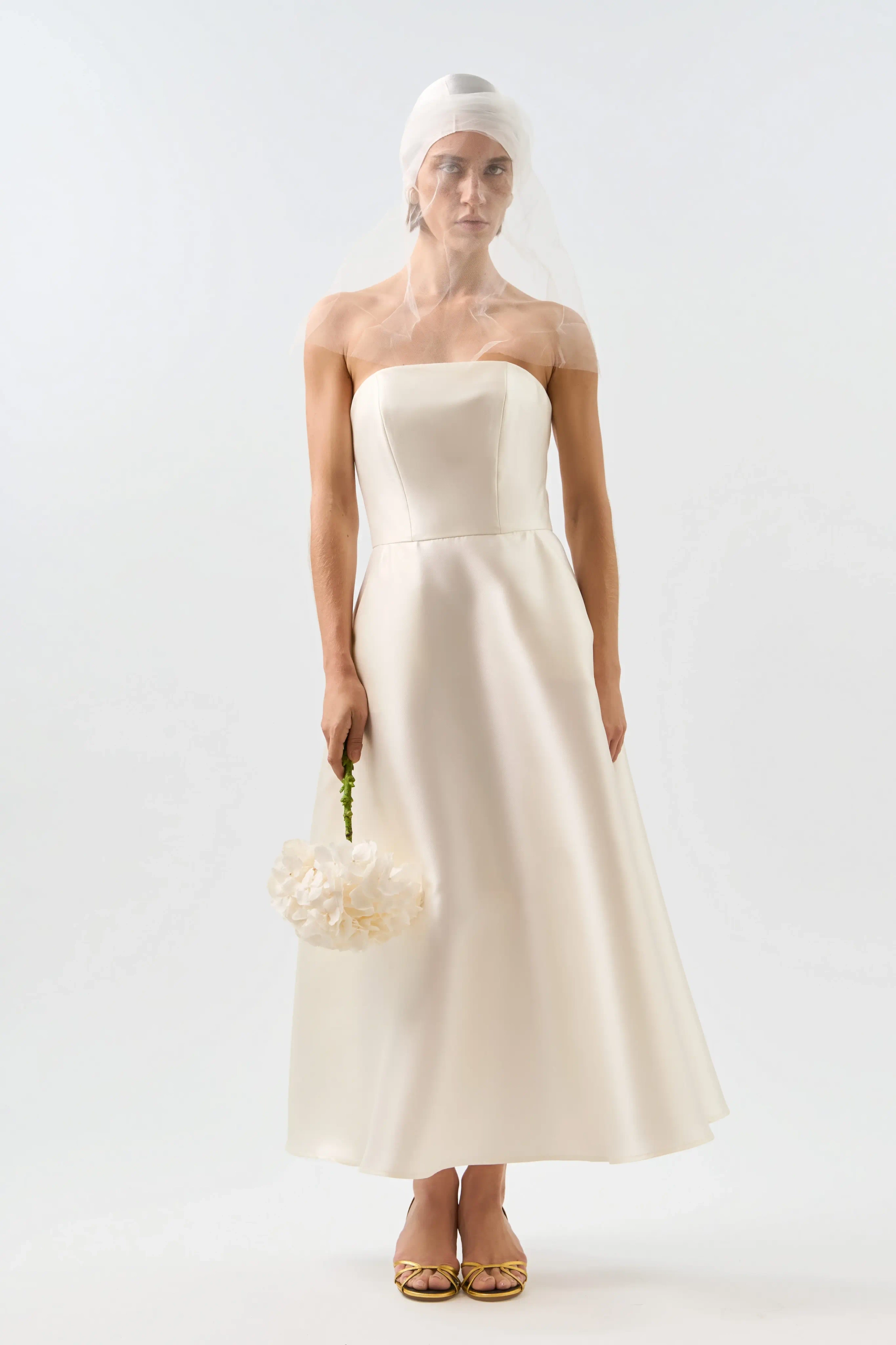 Платье миди с лифом бандо