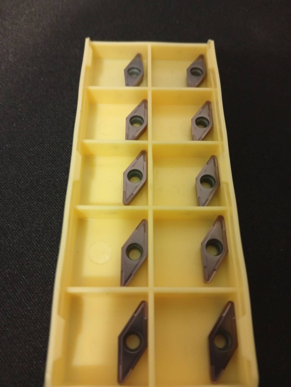 Пластина токарная VCMT110304