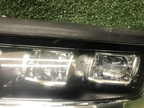 Фара левая Toyota Land Cruiser 300 (21-нв) LED