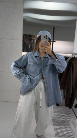 Рубашка джинсовая женская артикул 10687 цвет "голубой"