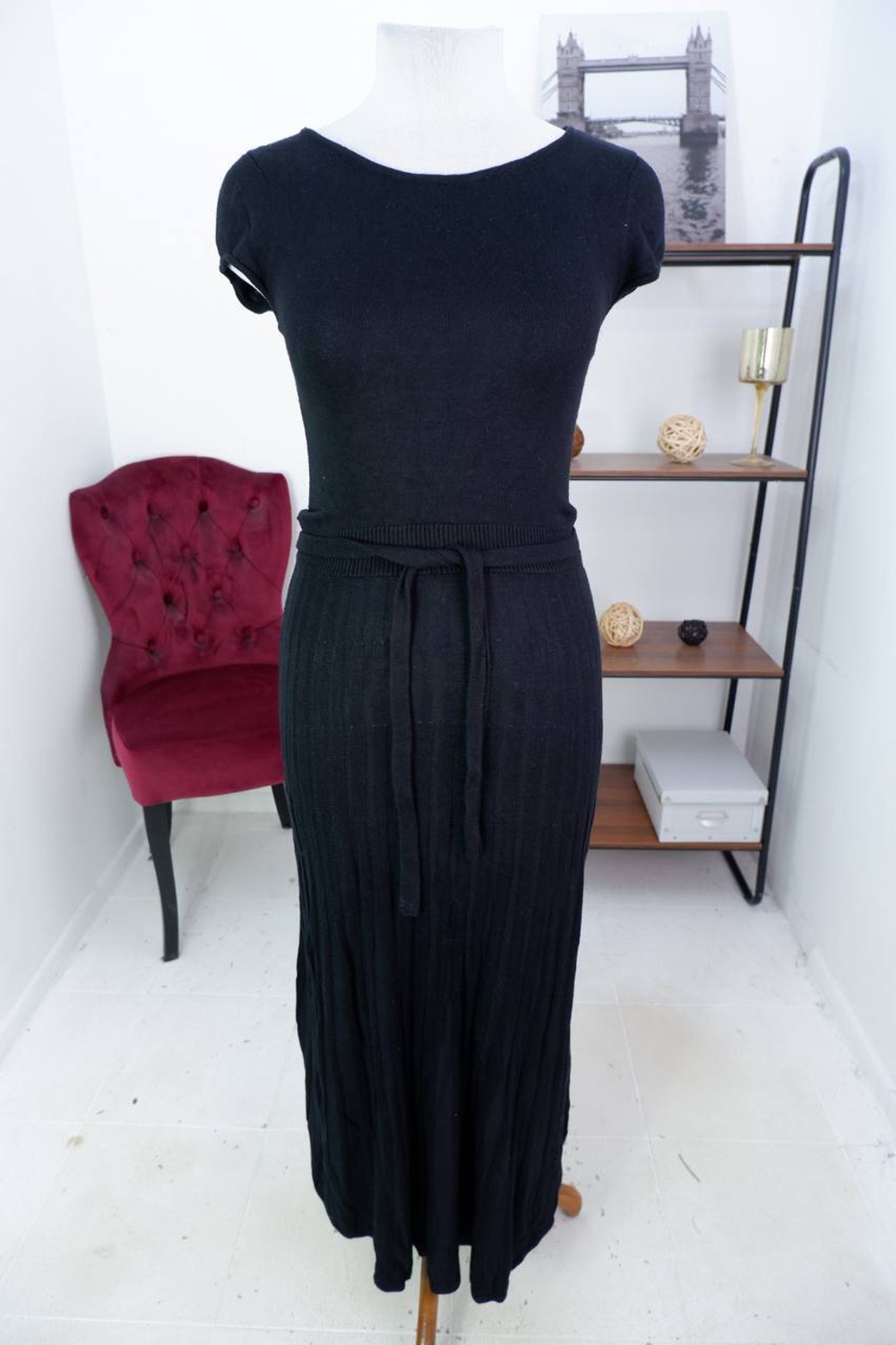 Платье Concept Club практичное, маркировка S, визуально 44 размер